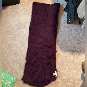 Warm maroon scarve